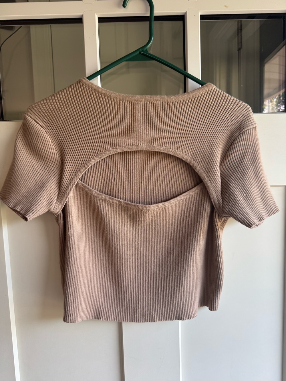 Cider Ribbed Short-Sleeve Crop Top with Cutout - Tan